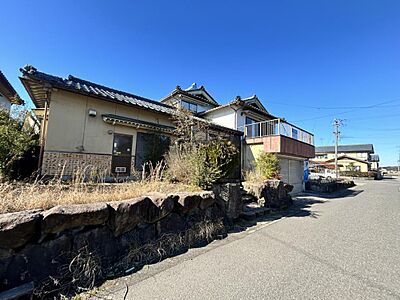 外観：【住宅ローン減税対象】価格には消費税、リフォーム費用を含みます。リフォーム中でもご案内可能。内覧希望の方はお電話ください。