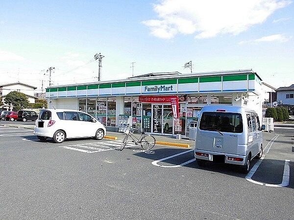 画像17:ファミリーマート坪生店まで900m