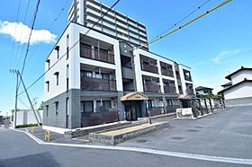 香川県高松市三条町222-1（賃貸アパート2LDK・1階・55.71㎡） その1