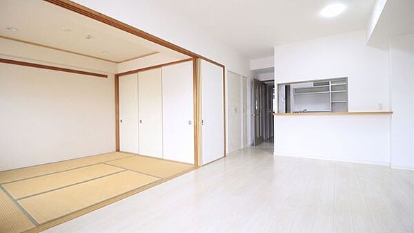 リビング/ダイニングを拡大表示