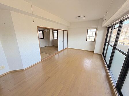 LDK約16帖4階のため陽当たり・通風良好です♪障害物もなく見晴らしもいいお部屋です!