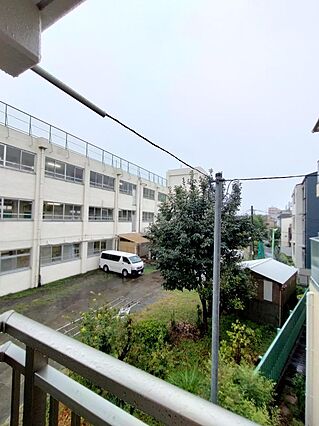 バルコニーから...