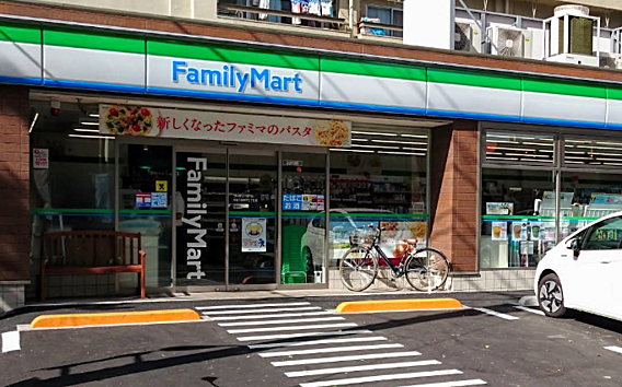 ファミリーマー...