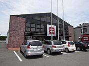 ユニクロ調布飛田給店 853m