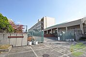 神戸市立長坂中学校 618m