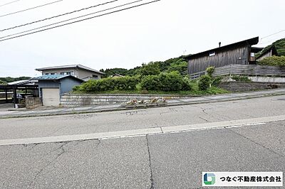 外観：100坪近くある土地で建築条件なしの住宅用地の登場です！