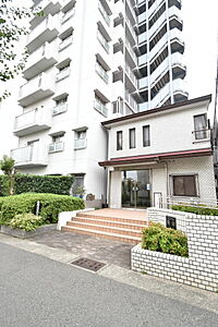 外観：14階建ての11階部分です！高層階につき日当たり・眺望良好です！阪神本線「青木」駅まで徒歩10分♪周辺にはスーパーやコンビニも近くにあり住環境が整っています♪