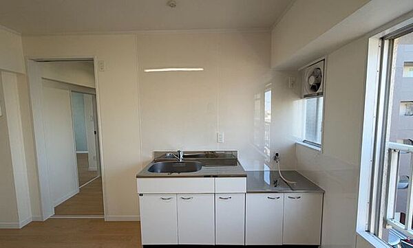 キッチンを拡大表示