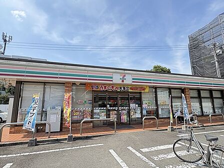 セブンイレブン 宮崎矢の先町 590m