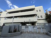 川口市立東中学校 751m