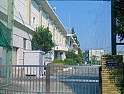 足立区立入谷南中学校 1330m