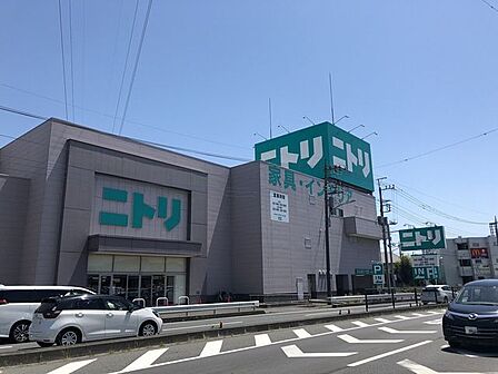 ニトリ 鳩ヶ谷駅前店 190m