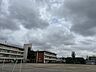周辺：川口市立南鳩ヶ谷小学校 290m