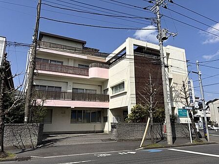 路川内科医院 330m