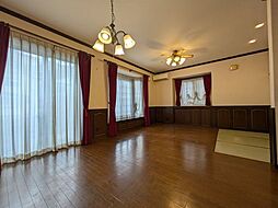 栗東市荒張　中古一戸建て 5LDKのリビング/ダイニング