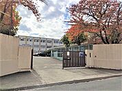 京都市立羽束師小学校 徒歩14分。 1090m