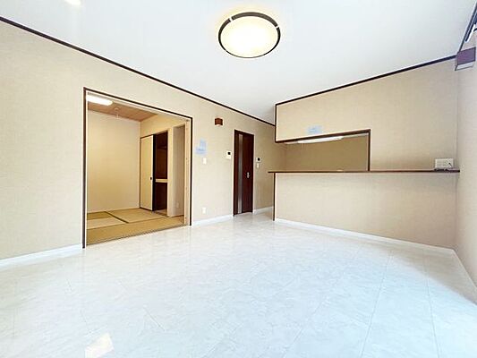 リビング/ダイニング 津市松が丘6丁目　中古一戸建て