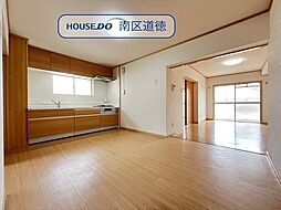 粕畠住宅2号棟 4LDKのリビング/ダイニング