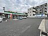 周辺：ファミリーマート 呼続二丁目店「24時間営業」　名鉄名古屋本線「呼続駅」より徒歩5分。南西角地につき、駐車場への車の出入りがしやすいです。 450m