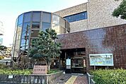 氷川図書館の外観