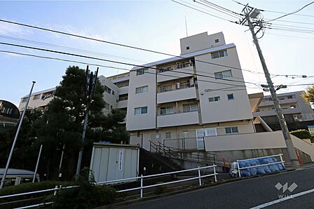ワコー徳丸マンションの外観(北側から)