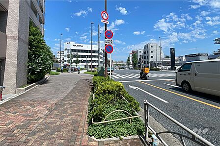 敷地東側の前面道路