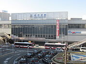 枚方市駅直結徒歩1分です。