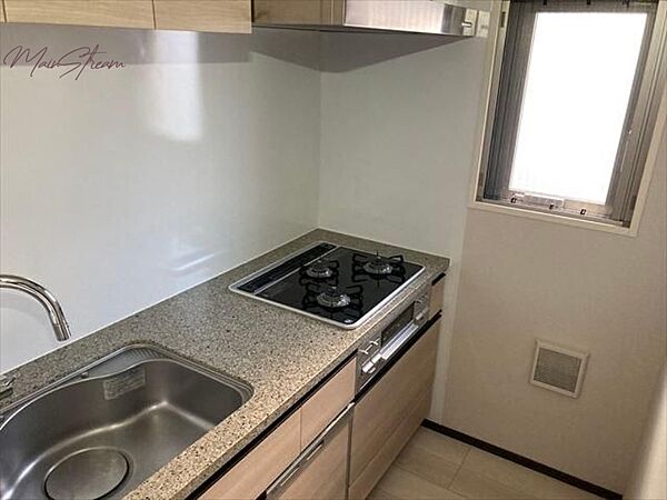 apartment 東京都千代田区岩本町2丁目9-11
地図を見る