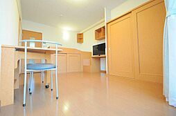 レオパレスエントラレ 110 1階1Kのリビング/ダイニング