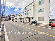 「Frontal road」忙しく過ぎゆく日常を置き去るほど、ゆったりした時間が流れる住環境。「快適」は「家」と「街」と「環境」が調和した時に訪れるだと改めて感じさせてくれます(2025年10月撮影)