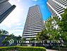 外観：【Appearance】その邸が魅せる、気品・上質・重厚感・細やかさ、そのすべては訪れた者に安らぎと品性を与える特別な空間です。ここに住むからこそ意味がある。すべての（始まり）をここから迎えます