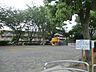 周辺：港南一丁目公園(140m)遊具はすべり台が2つ付いた複合遊具や砂場があり、主に小さな子どもたちの遊び場として利用されています。また、園内には大きな桜の木が数本植えられており、春にはお花見も楽しめます。