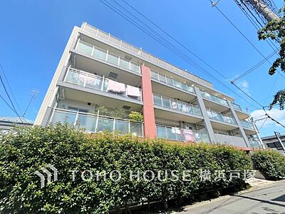 外観:「Appearance」流行に左右されず、将来にわたって価値が継続する「上質」な佇まい。おしゃれな雰囲気や自然の潤い、親しみやすさといった個性を、街に新たな価値をもたらし続ける。 外観:「Appearance」流行に左右されず、将来にわたって価値が継続する「上質」な佇まい。おしゃれな雰囲気や自然の潤い、親しみやすさといった個性を、街に新たな価値をもたらし続ける。