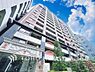 外観：建物の居住性に拘った邸宅は、「落ち着き」と「安らぎ」と「快適」を実現してくれます。