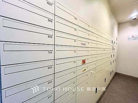 【cluster mailbox】郵便物はこちらからお取りいただけます。共用部分も機能的な上、デザインが統一されています。
