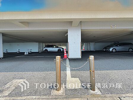 【Car space】敷地内に駐車スペースがあると日々の暮らしをスムーズに運ぶ事が出来ます。(空き状況はお問合せ下さい)