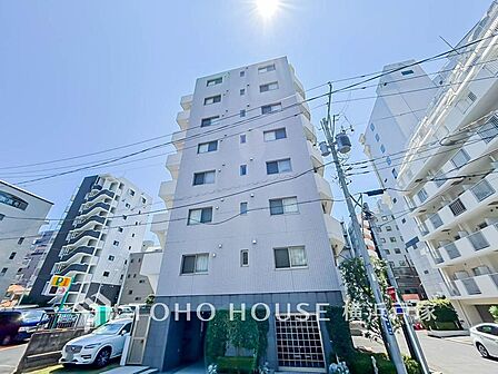 【Appearance】シンプルながらも細部にこだわった外観設計。住む人の感性を満たす、スタイリッシュな外観。