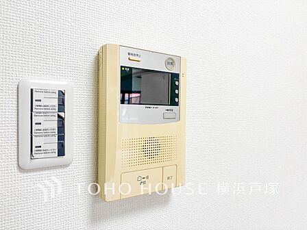【モニター付インターホン】見える安心をカタチに。誰が来てもわかる様にモニター付きインターホンを設置。