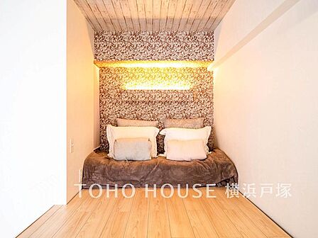【Living room】家族と過ごすひと時を溢れる光が優しく包み込むリビングダイニング。家族とともに、心穏やかに過ごすひととき。家族との時間、自分の時間を大切にできる空間がここにあります。