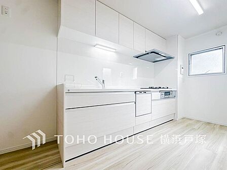 【Kitchen】お料理の上手な方が、独壇場でお料理の腕を披露するスタイルに向いているキッチンです。