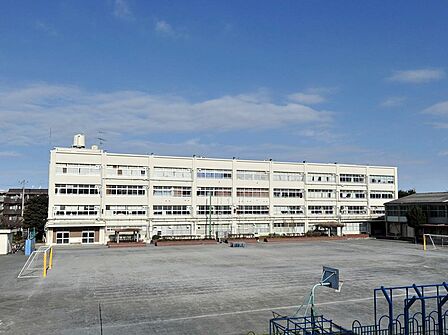横浜市立中丸小学校まで約681m