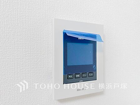 【TVモニタ付きインターホン】誰が来てもわかる様にモニター付きインターホンを設置。快適と安らぎを合わせた優しい設計。
