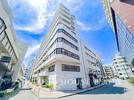 単に見た目や質感の良さだけではなく、建物の基礎や構造といった、目には見えにくい部分にもこだわります。住まいの本質の部分から、住み心地や安全性を見つめ直しました。