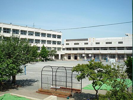 横浜市立坂本小学校まで約932m