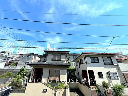 目の前に広がる美しい景色。四季折々の風景を楽しみながら、心を豊かにする眺望が日常を特別にします。