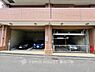 駐車場：ゆったりとした駐車スペースを確保いたしましたので、大きめのお車でも駐車可能です。空き状況は随時ご確認ください