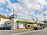 周辺：Fuji上中里店まで約850ｍ。生鮮食品をはじめ、食品や雑貨などを取り扱うスーパーマーケット。焼きたてパンを扱うベーカリーもあり、毎日の食卓を支える身近な買い物先です。