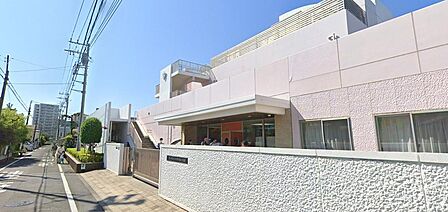 湘南白百合学園幼稚園まで約697m