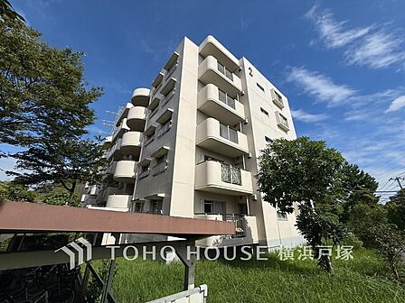 【Appearance】住む人を映し出す洗練された佇まいは、いつまでも輝き続けながらいつしか街の風景に溶け込んでいきます。