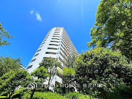 贅沢といえるほどの豊かな居住性と、プライドを満たすクオリティが見事に調和した住空間。